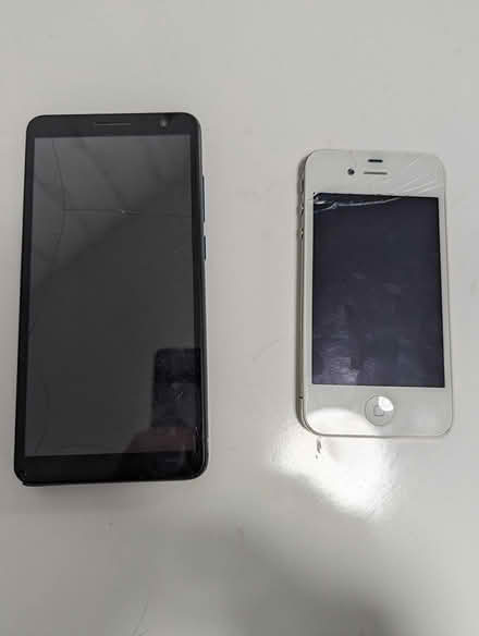 Photo of free phone (M9B1H) #1