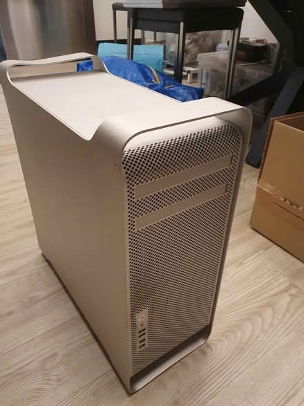 Photo of free MacPro 2010 (Mansfield Road NW3) #3