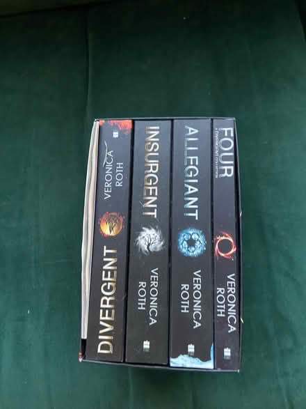 Photo of free Divergent Box Set (BD16) #2