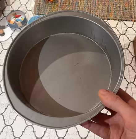 Photo of free cake tin (islington N1) #1