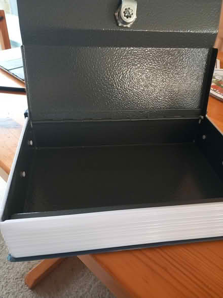 Photo of free Secret safe (centre Banbury OX16) #1