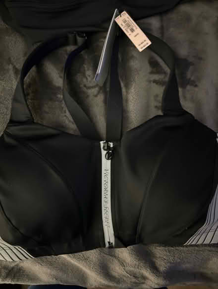 Photo of free Victoriia’s Secert Bras (Sheraden (west end)) #1
