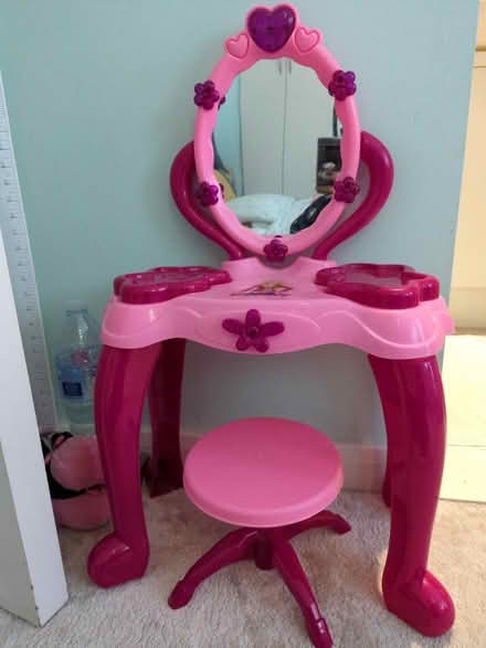 Photo of free Small dressing table (Kennington SE11) #1
