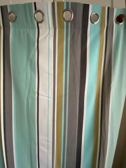 Photo of free Pair of curtains, 180cm drop, 166cm wide each curtain. (Wheatley HX2) #3