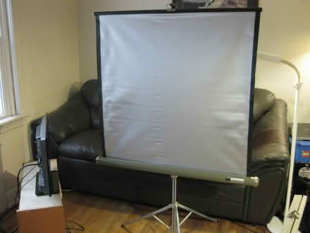 Photo of free Projector screen, portable (Vanier) #4