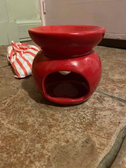 Photo of free Red Wax Melt & Bag of Melts (Kirkintilloch G66) #2