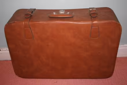 Photo of free Vintage suitcase (Barrow upon Soar LE12) #3