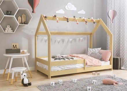 Photo of free Kids bed and matreas (TW9) #1