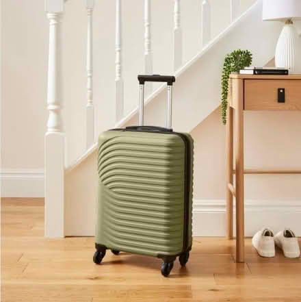 Photo of small suitcase (Baberton EH14) #1