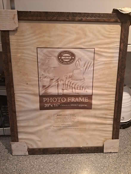 Photo of free Picture Frame (Luton LU3) #1