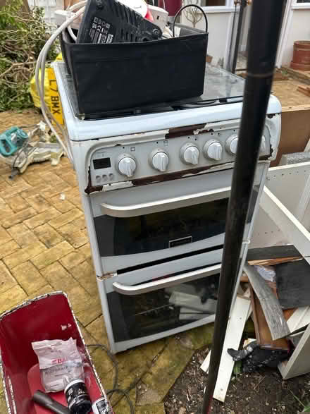 Photo of free gas/ electric oven (chiswick) #1