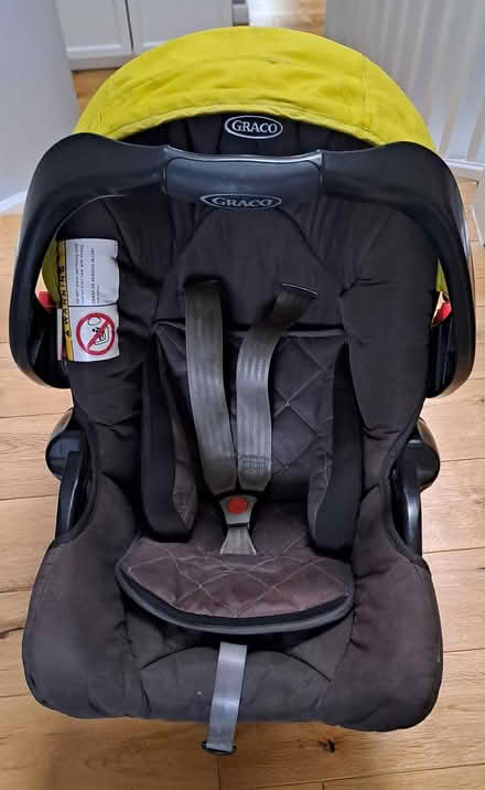 Photo of free Graco baby car seat (Southfields SW19) #1