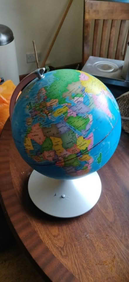 Photo of free Globe (Meersbrook S8) #1