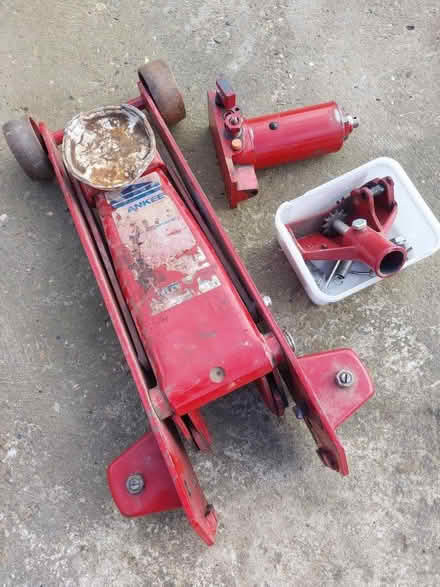 Photo of free Heavy Duty Trolley Jack (NG17) #2
