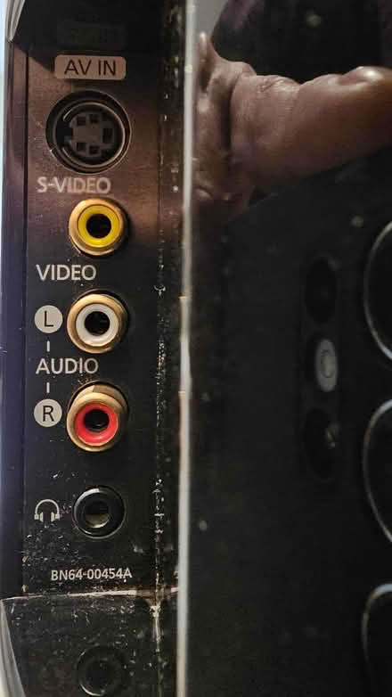 Photo of free Samsung 32" TV with original remote & lead. (Townsend AL3) #2