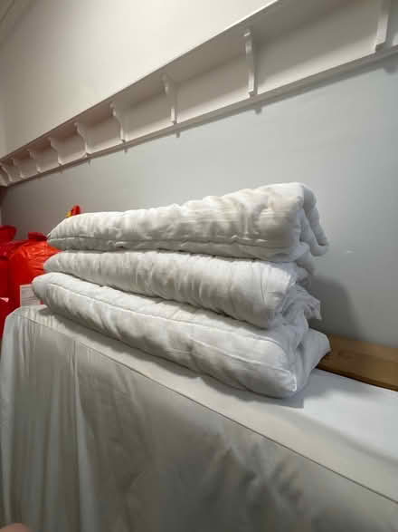 Photo of free Double duvet smoke & pets (L8) #1