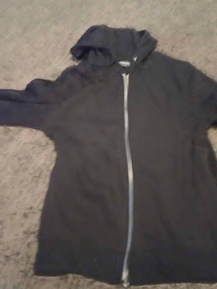 Photo of free Zip up hoody size large (SR5) #1