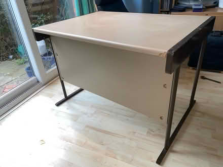 Photo of free Desk/Table (Norbury SW16) #1