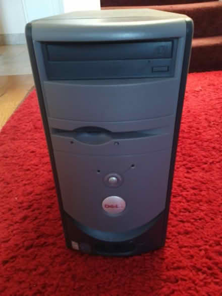 Photo of free dell pc and monitor (WD19) #1