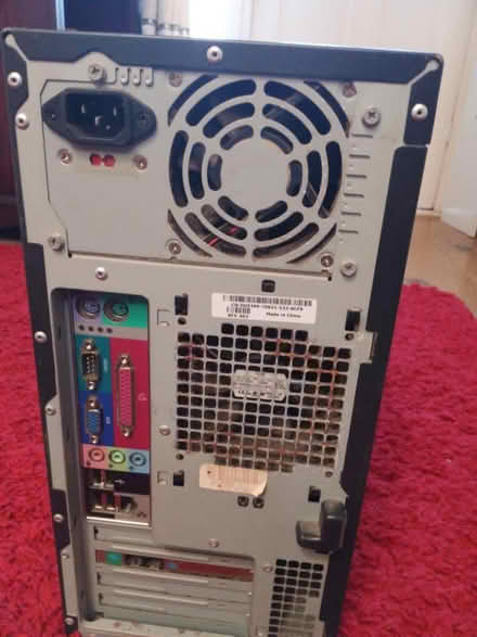 Photo of free dell pc and monitor (WD19) #3