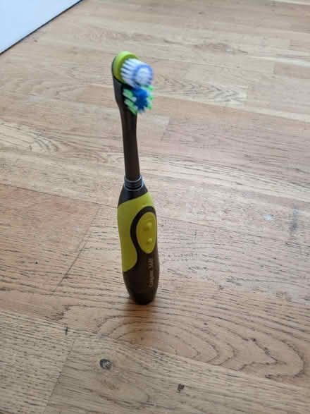Photo of free Electric Toothbrush (Ipswich IP2) #1