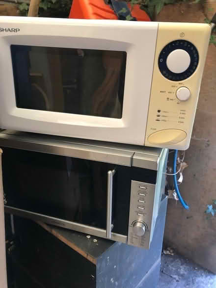 Photo of free 2 microwaves (Evenjobb LD8) #1