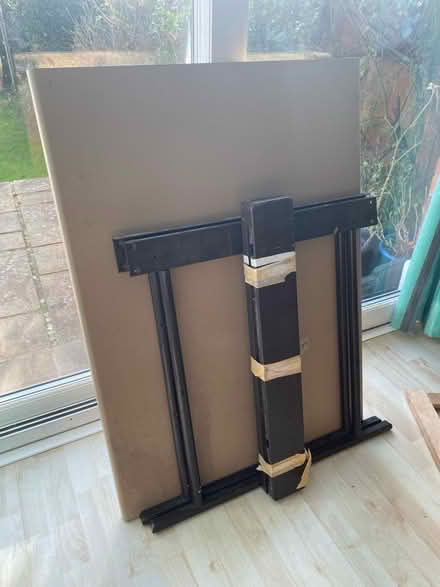 Photo of free Desk/Table (Norbury SW16) #3