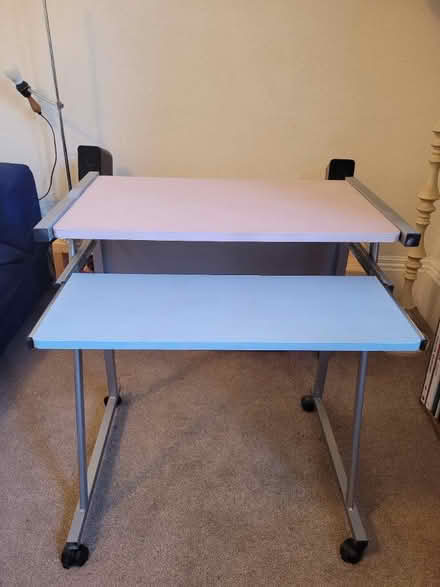 Photo of free Desk (Crouch hill) #4