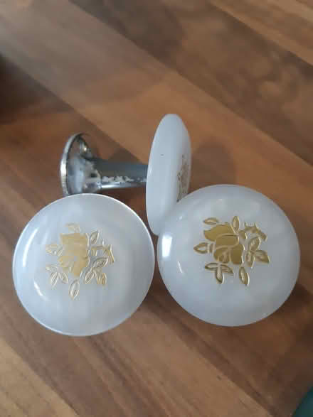 Photo of free White Cupboard Door Knobs With Gold Rose (Orgreave S13) #4