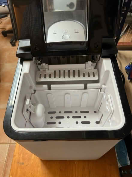 Photo of free Ice Making Machine (Bayside) #3