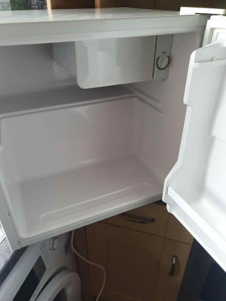 Photo of free Counter top Fridge with small icebox (Walton ST15) #3