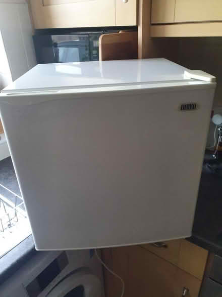 Photo of free Counter top Fridge with small icebox (Walton ST15) #2