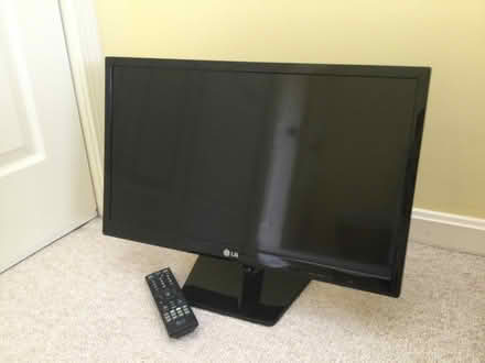 Photo of free Flat screen tv (Hyannis) #1