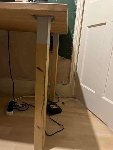 Photo of free Desk (Hammersmith) #1