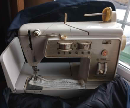 Photo of free Singer Sewing Machine (Betchworth) #2