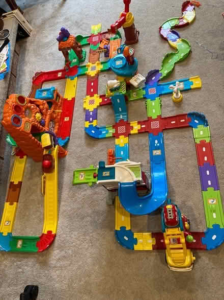 Photo of free V-tech toys (Britannia and Tenth Line) #1