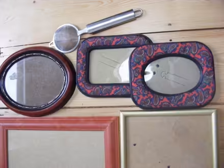 Photo of free Picture frames,tea strainer, chips small welsh dragon glass (Bath & North East Somerset BS31) #2