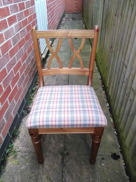 Photo of free Two chairs in very good condition (Spencer Place RG21) #2