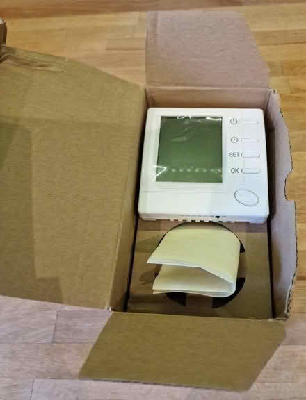 Photo of free Thermostat for underfloor heating (Cheam SM3) #3