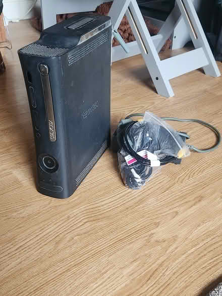 Photo of free Xbox 360 (SO15) #1
