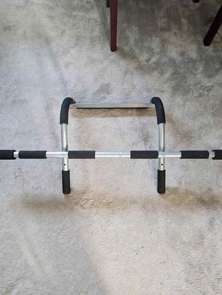 Photo of free pull up exercise bar (tilshead) #2