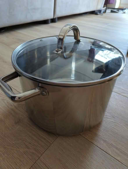 Photo of free Large 7l pot with lid (EN11 - Hoddesdon) #2