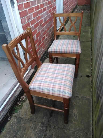 Photo of free Two chairs in very good condition (Spencer Place RG21) #3