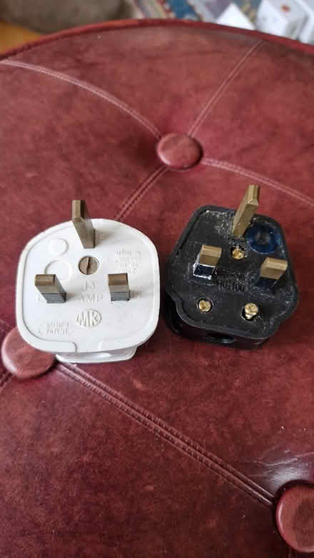 Photo of free plugs (Dunfermline KY12) #1