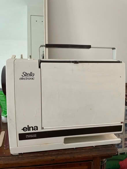 Photo of free European plug sewing machine (Maidenhead SL6) #1