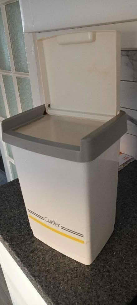 Photo of free Small bin (S20 Waterthorpe) #2