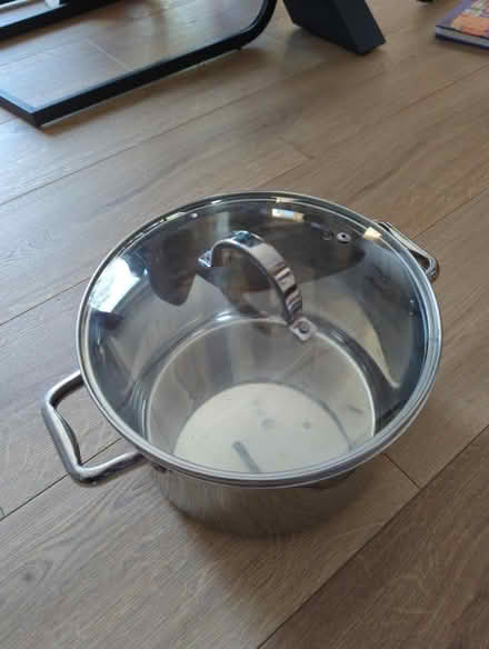 Photo of free Large 7l pot with lid (EN11 - Hoddesdon) #1