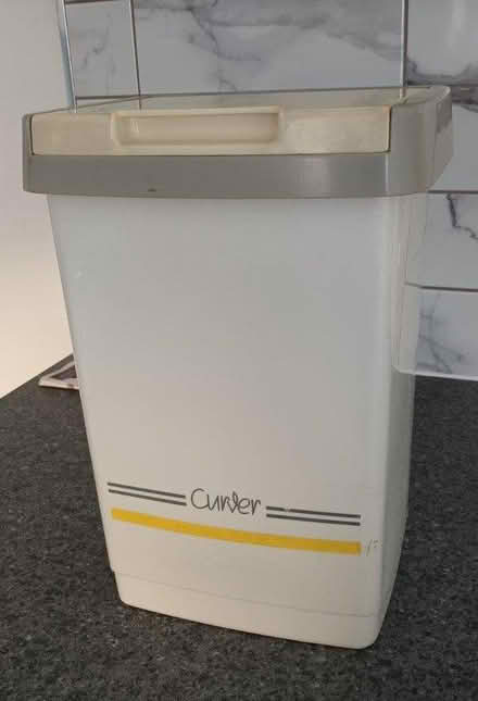 Photo of free Small bin (S20 Waterthorpe) #1