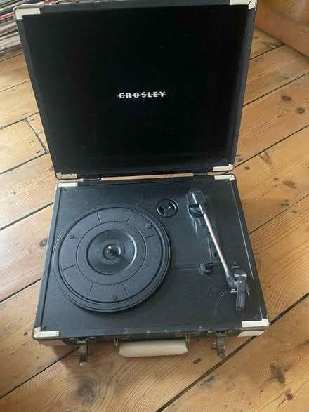 Photo of free Suitcase vinyl player (Wood Green N22) #4