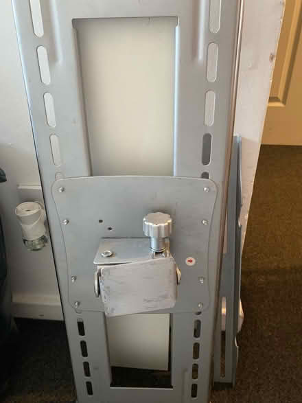 Photo of free Heavy duty tv wall bracket (Woking chobham) #1